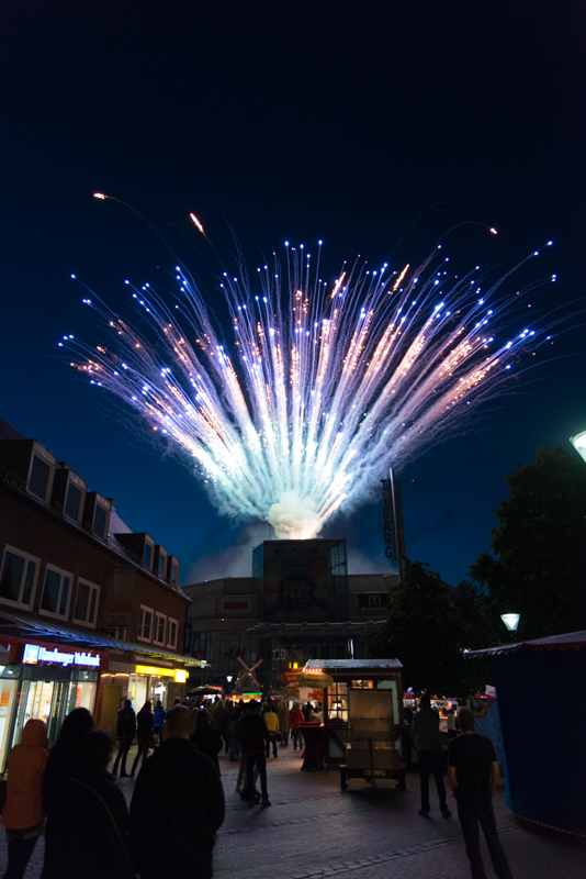 Feuerwerk am Tibarg Ein Foto des Feuerwerks am Tibarg in Hamburg-Niendorf