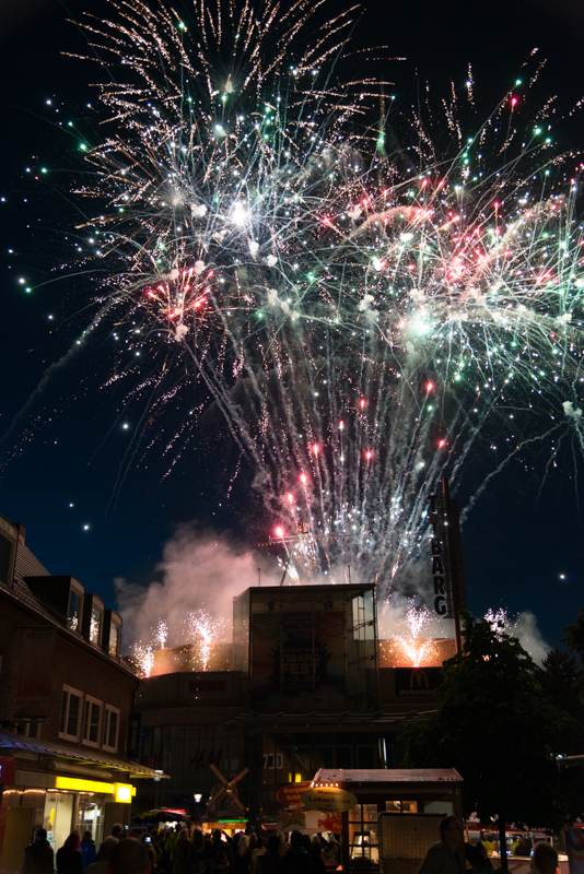Feuerwerk am Tibarg Ein Foto des Feuerwerks am Tibarg in Hamburg-Niendorf