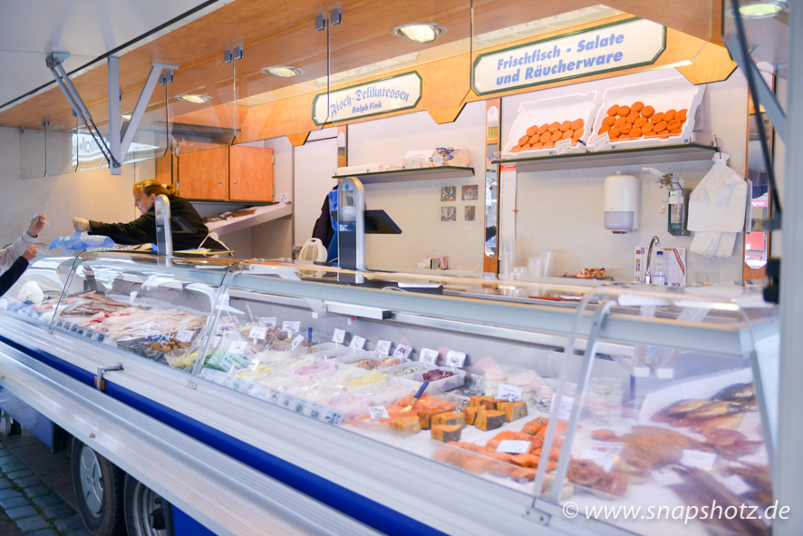 Fisch-Delikatessen Fink Der Wochenmarktstand von Fisch-Delikatessen Fink