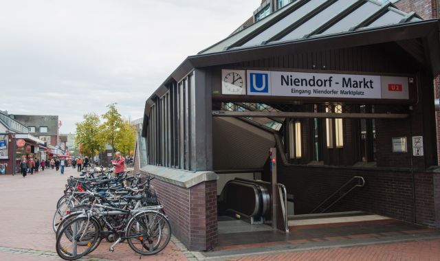 Einkaufen (2) U-Bahn Niendorfer markt